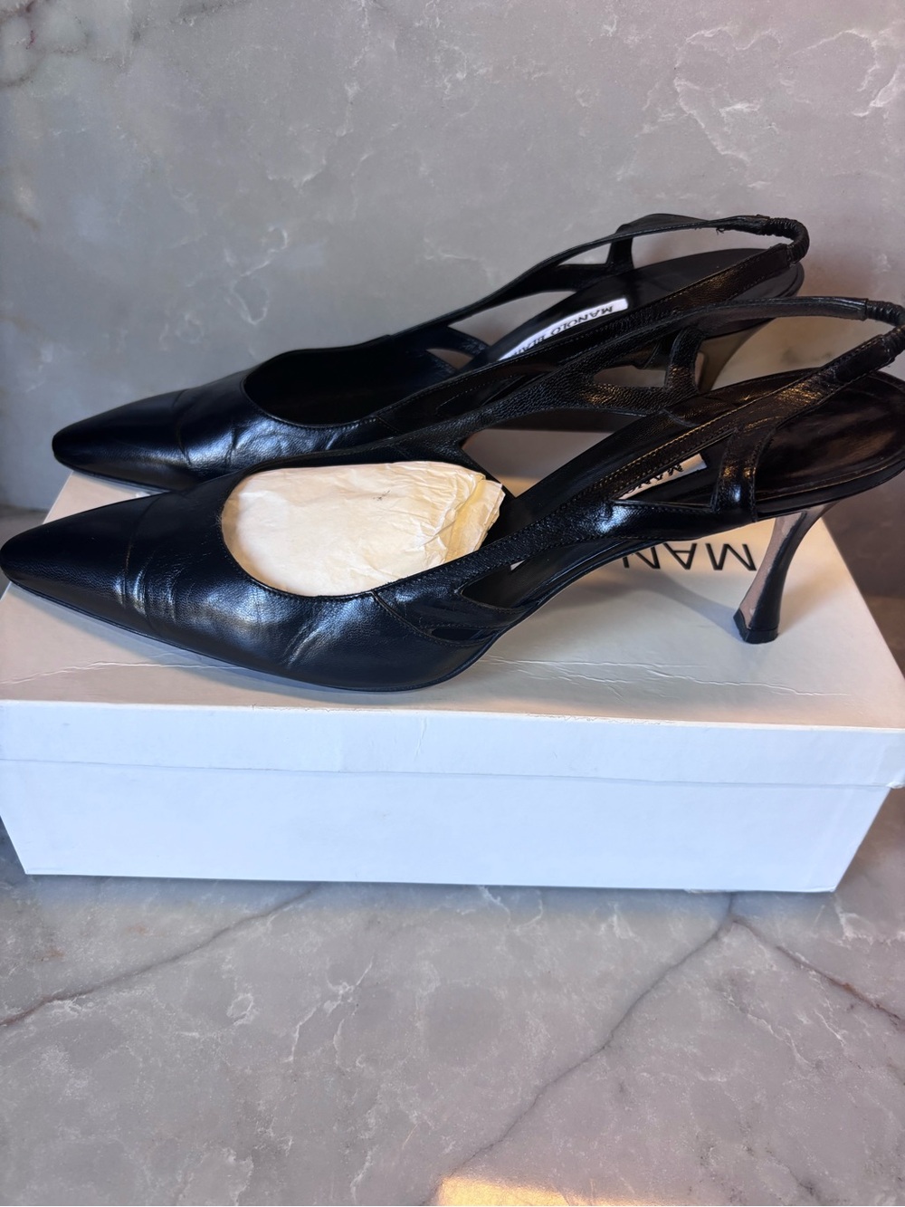 Manolo Blahnik Black Pointed Leather Slingback Heels - Picture 3 of 5